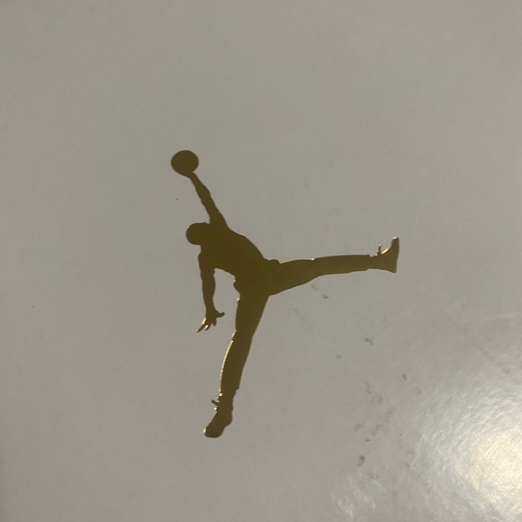 Women’s air jordan 1 low - Picture 2 of 4